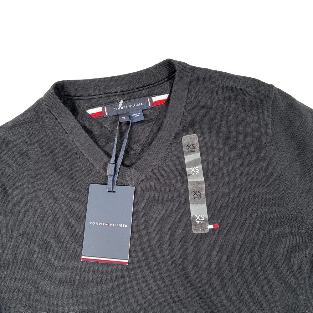 New Tommy Hilfiger Men's Essential Cotton V-Neck Sweater Size XS‎ Black NWT